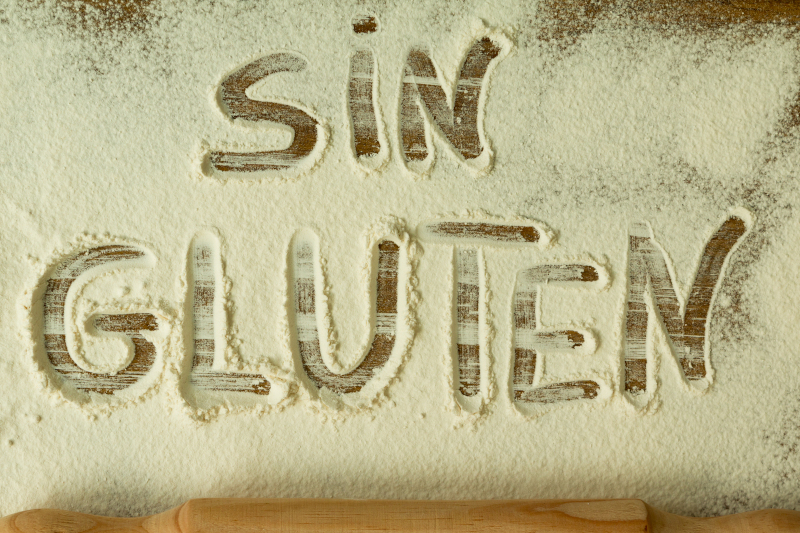 Palabras Sin gluten escritas sobre harina